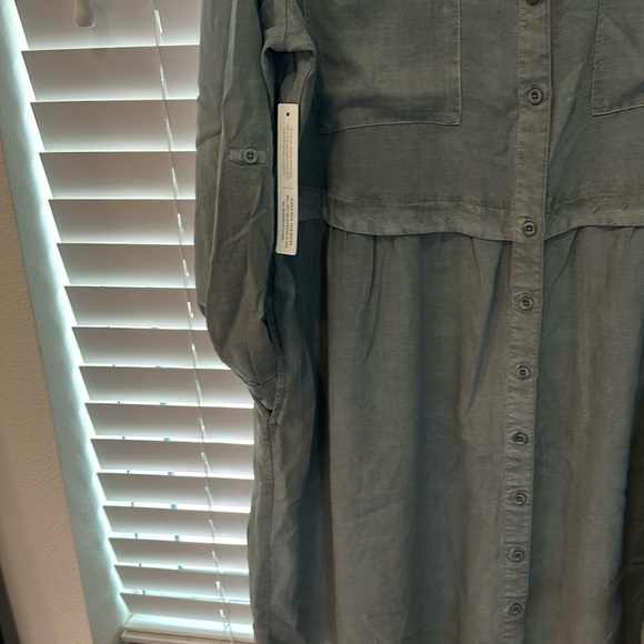 NWT-Anthropologie -Cloth and stone-Size-1X-Gray Button-Down Dress- - Picture 7 of 16